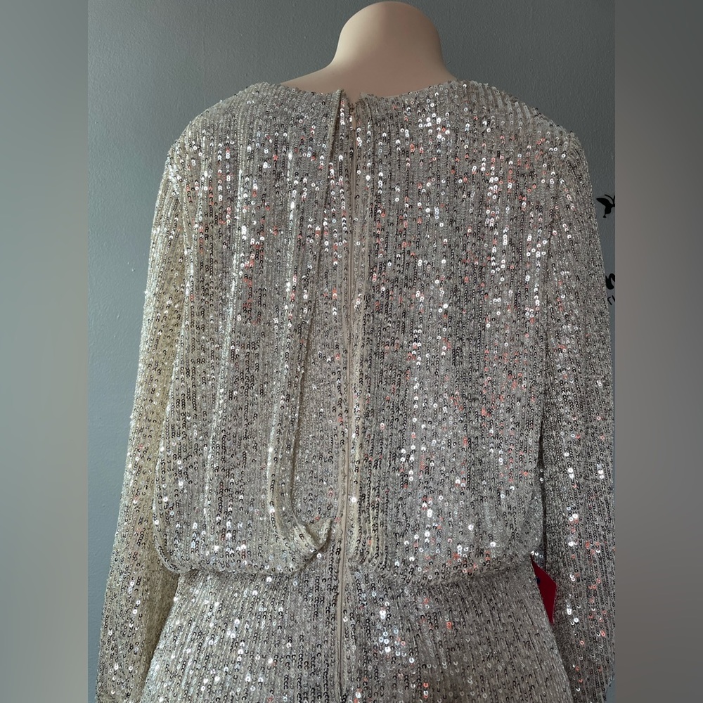 Dress - Picture 5 of 6